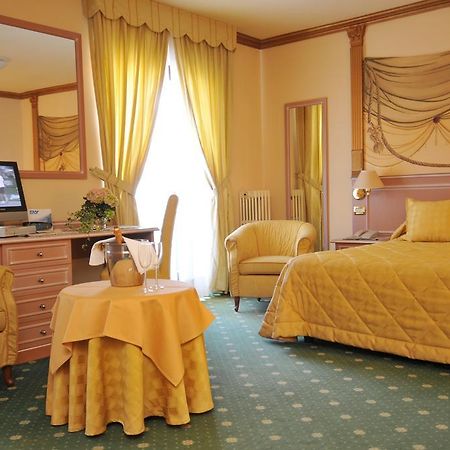 Hotel Miramonti Мадонна-ди-Кампильо Экстерьер фото