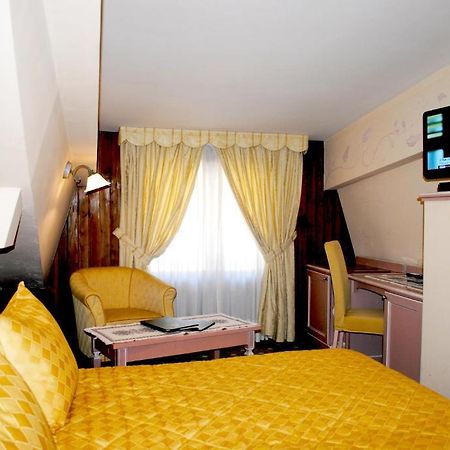 Hotel Miramonti Мадонна-ди-Кампильо Экстерьер фото