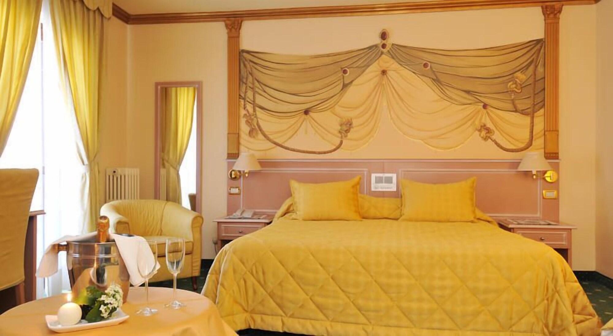 Hotel Miramonti Мадонна-ди-Кампильо Экстерьер фото
