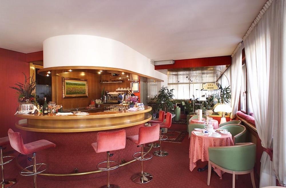 Hotel Miramonti Мадонна-ди-Кампильо Экстерьер фото