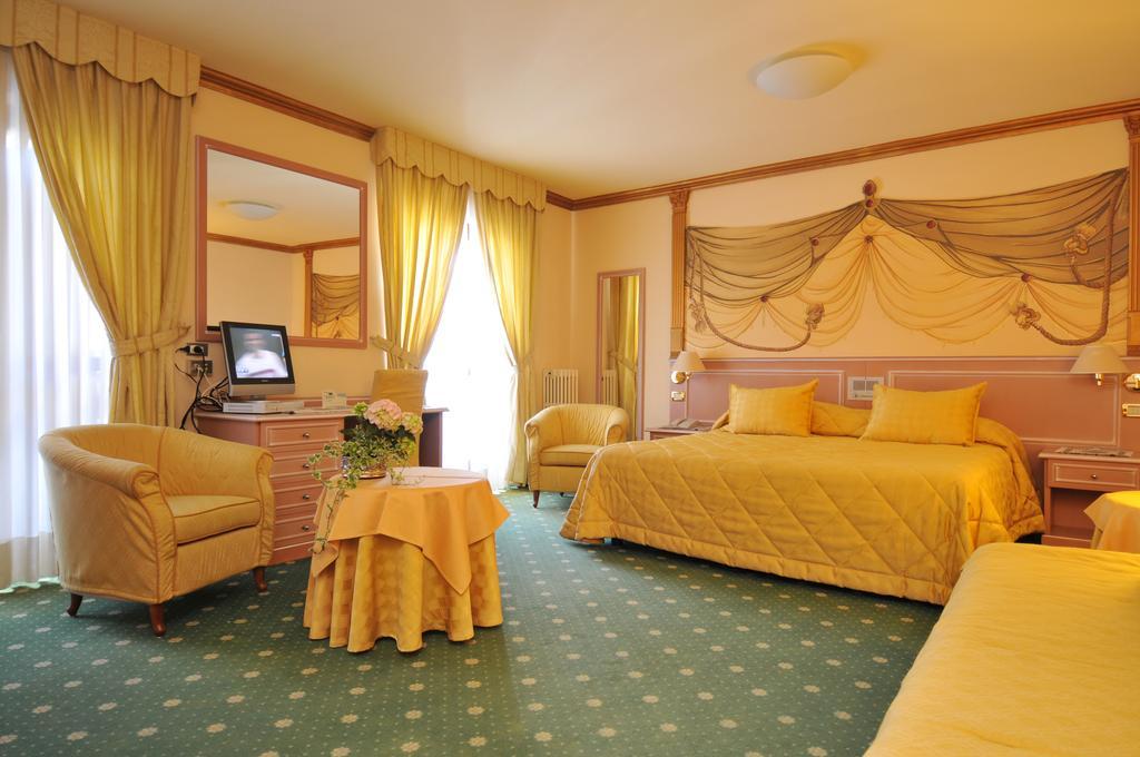 Hotel Miramonti Мадонна-ди-Кампильо Экстерьер фото