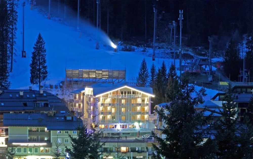 Hotel Miramonti Мадонна-ди-Кампильо Экстерьер фото