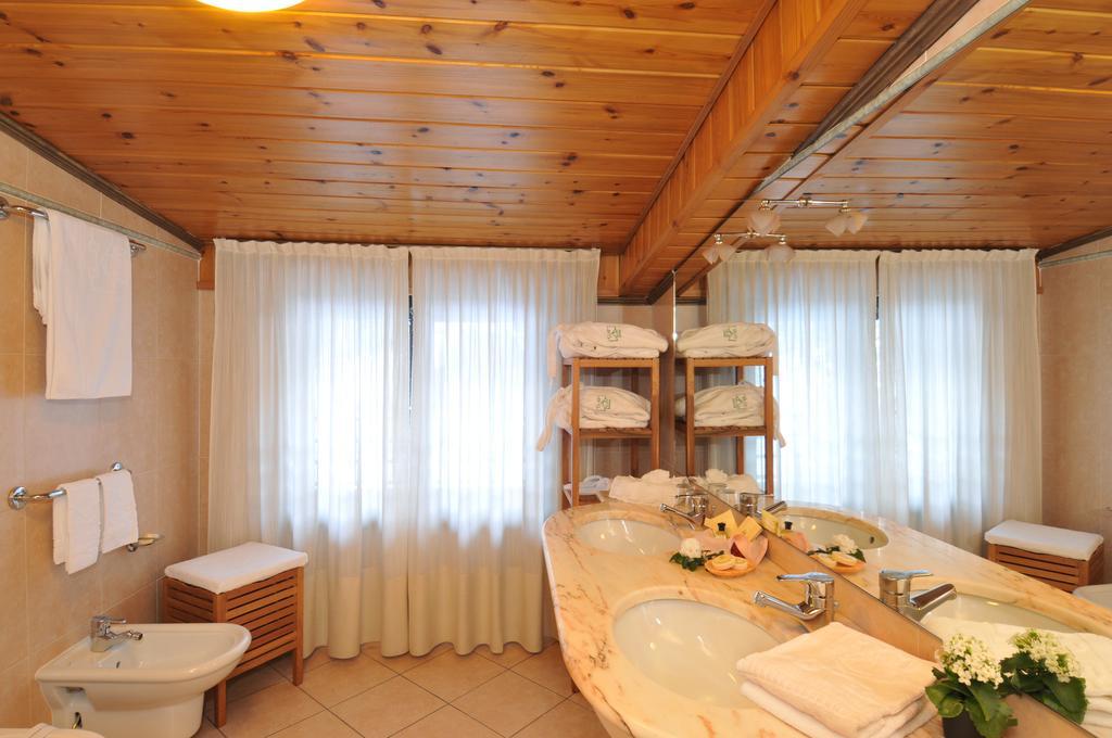Hotel Miramonti Мадонна-ди-Кампильо Экстерьер фото